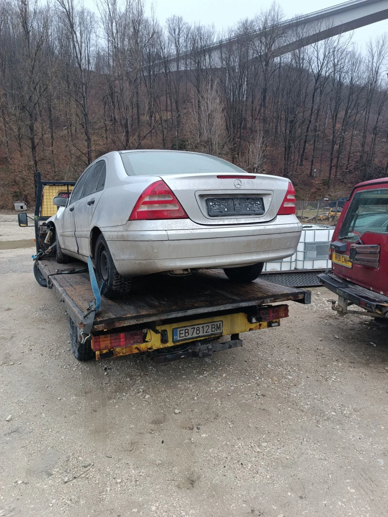 Mercedes-Benz C 180 W203, снимка 2 - Автомобили и джипове - 44295206