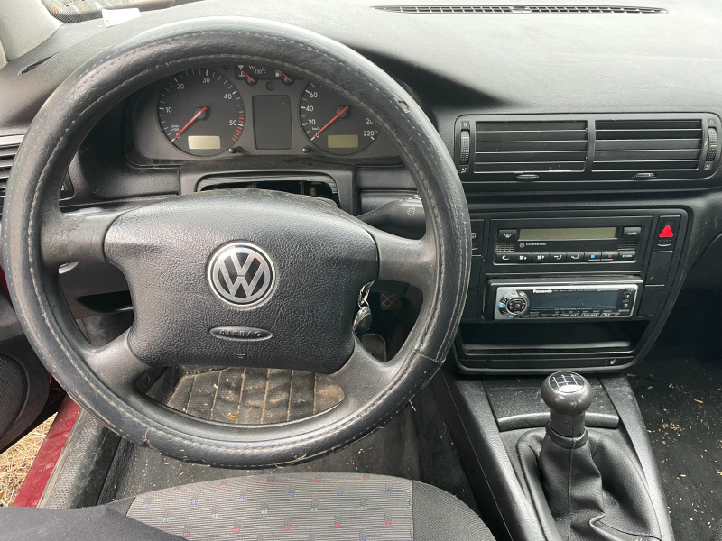 VW Passat, снимка 7 - Автомобили и джипове - 46019873