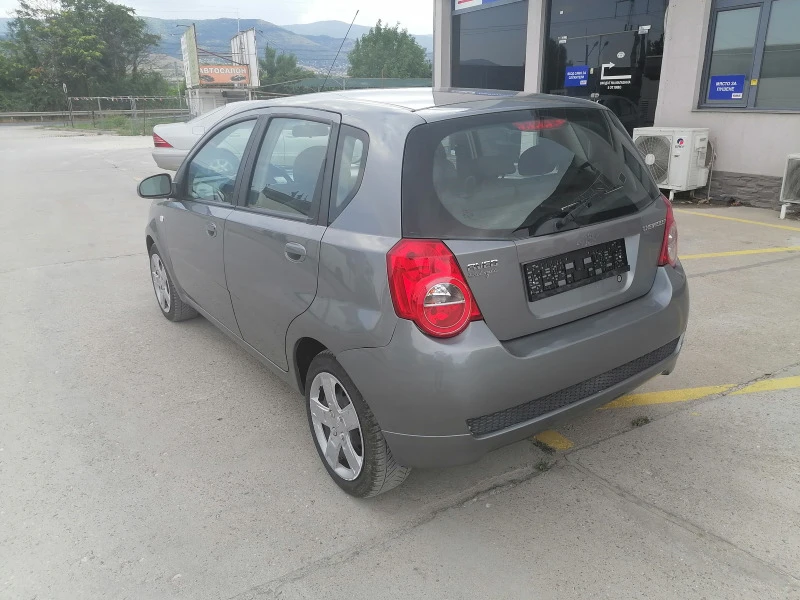 Chevrolet Aveo, снимка 4 - Автомобили и джипове - 46408427