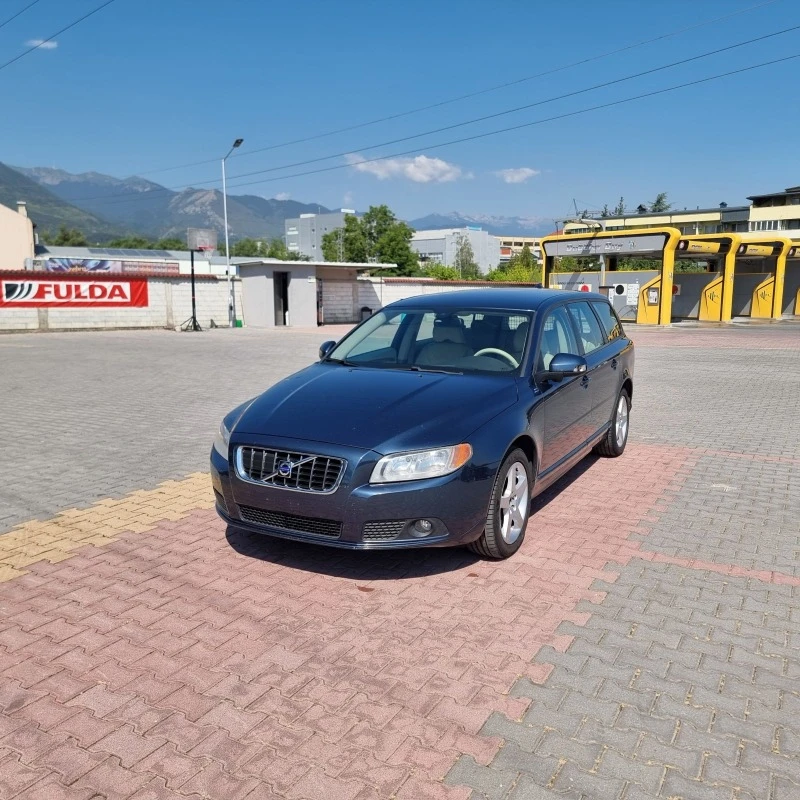 Volvo V70 2.4 D5 АВТОМАТИК, снимка 1 - Автомобили и джипове - 46777265