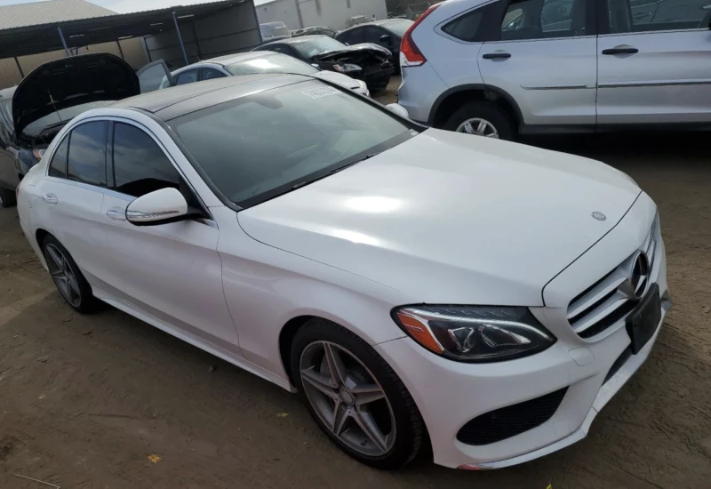 Mercedes-Benz C 300, снимка 2 - Автомобили и джипове - 48528161