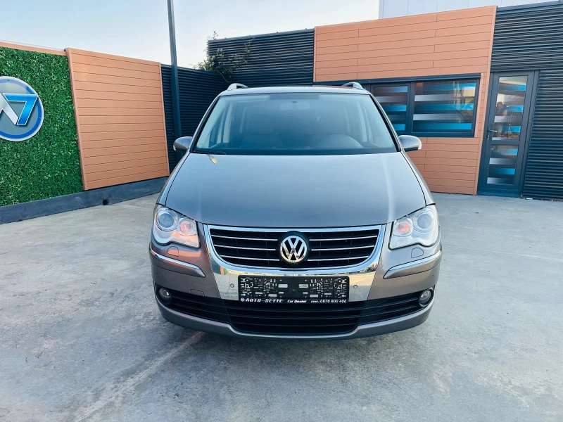 VW Touran 2.0 TDI/6-ск/Ксенон/Парктроник/Теглич, снимка 2 - Автомобили и джипове - 52166026