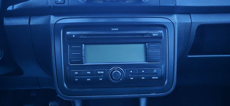 Skoda Fabia 1.2i, снимка 10 - Автомобили и джипове - 52664488