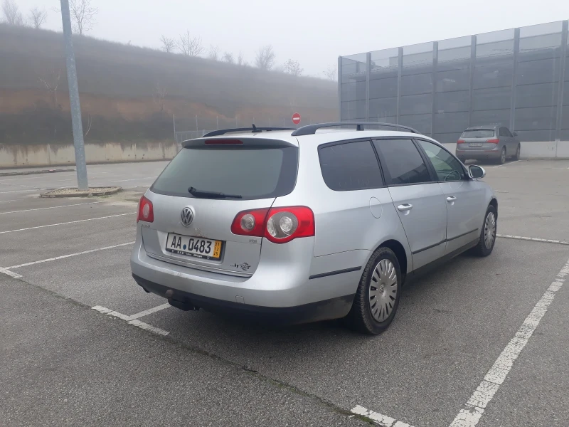 VW Passat 1.6FSI, снимка 5 - Автомобили и джипове - 52970543