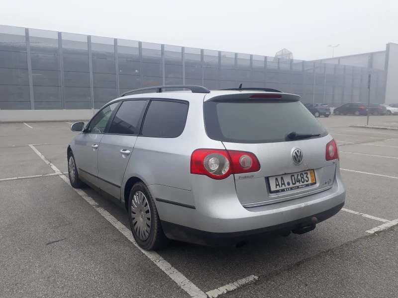 VW Passat 1.6FSI, снимка 4 - Автомобили и джипове - 52970543