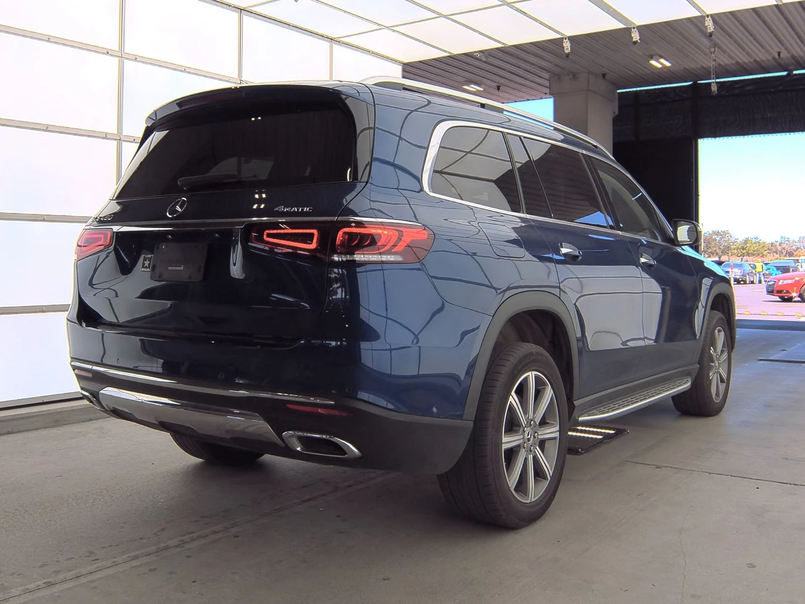 Mercedes-Benz GLS 450 4MATIC * М. ТОЧКА * BURMESTER * ПОДГРЕВ * KEYLESS  - изображение 4