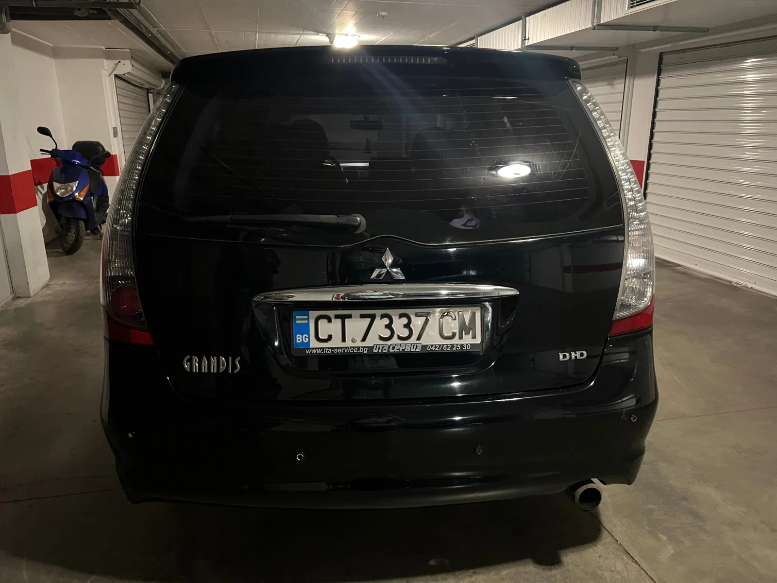 Mitsubishi Grandis 2.0 Di-D - изображение 2