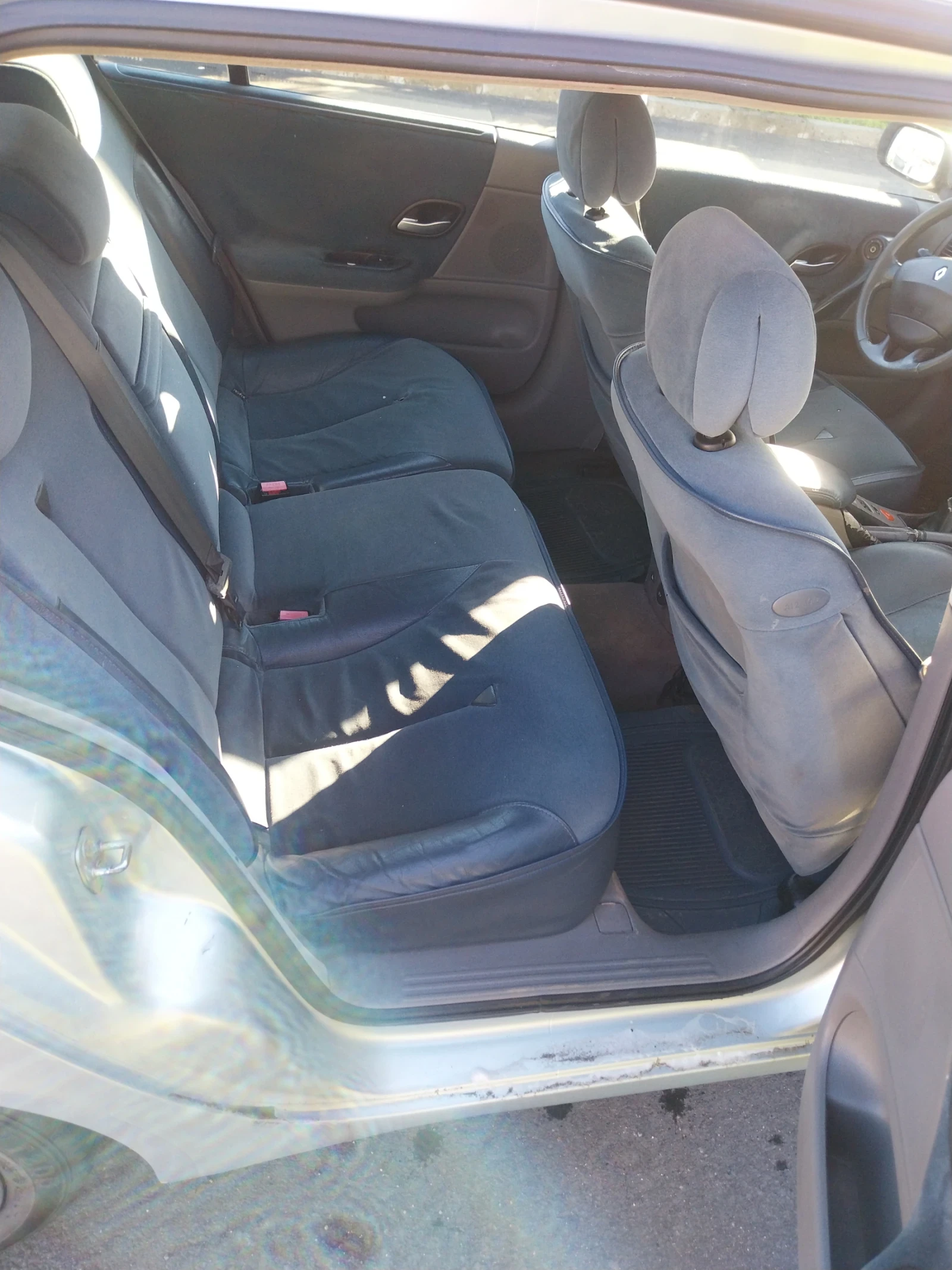 Renault Laguna 1.9 - изображение 7