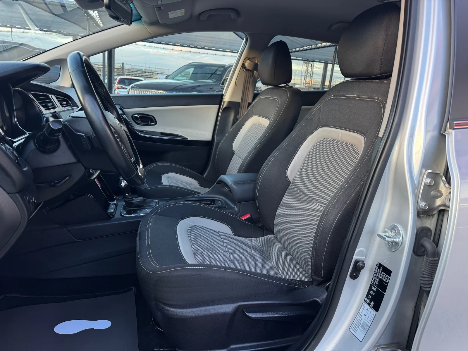 Kia Ceed 1.6D-АВТОМАТИК-KEYLESS-NAVI-CAMERA-LANE ASSIST - изображение 9