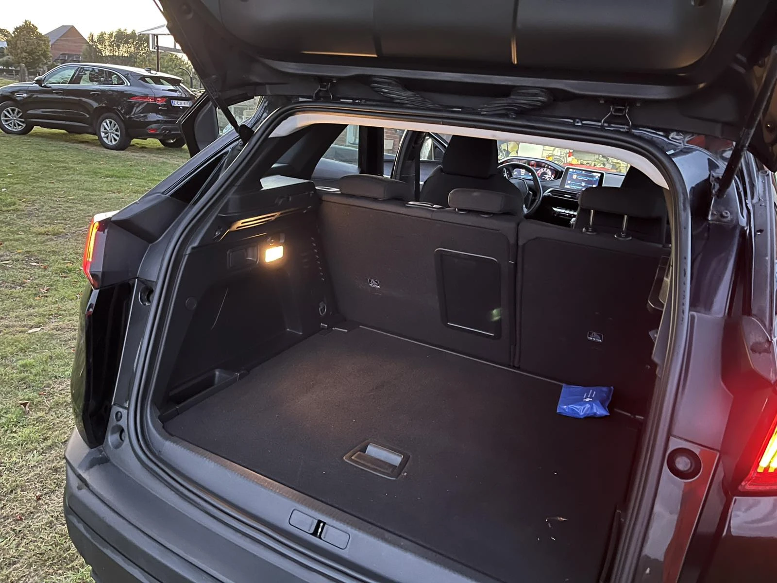 Peugeot 3008 Active Pack Pure Tech, снимка 5 - Автомобили и джипове - 53714493