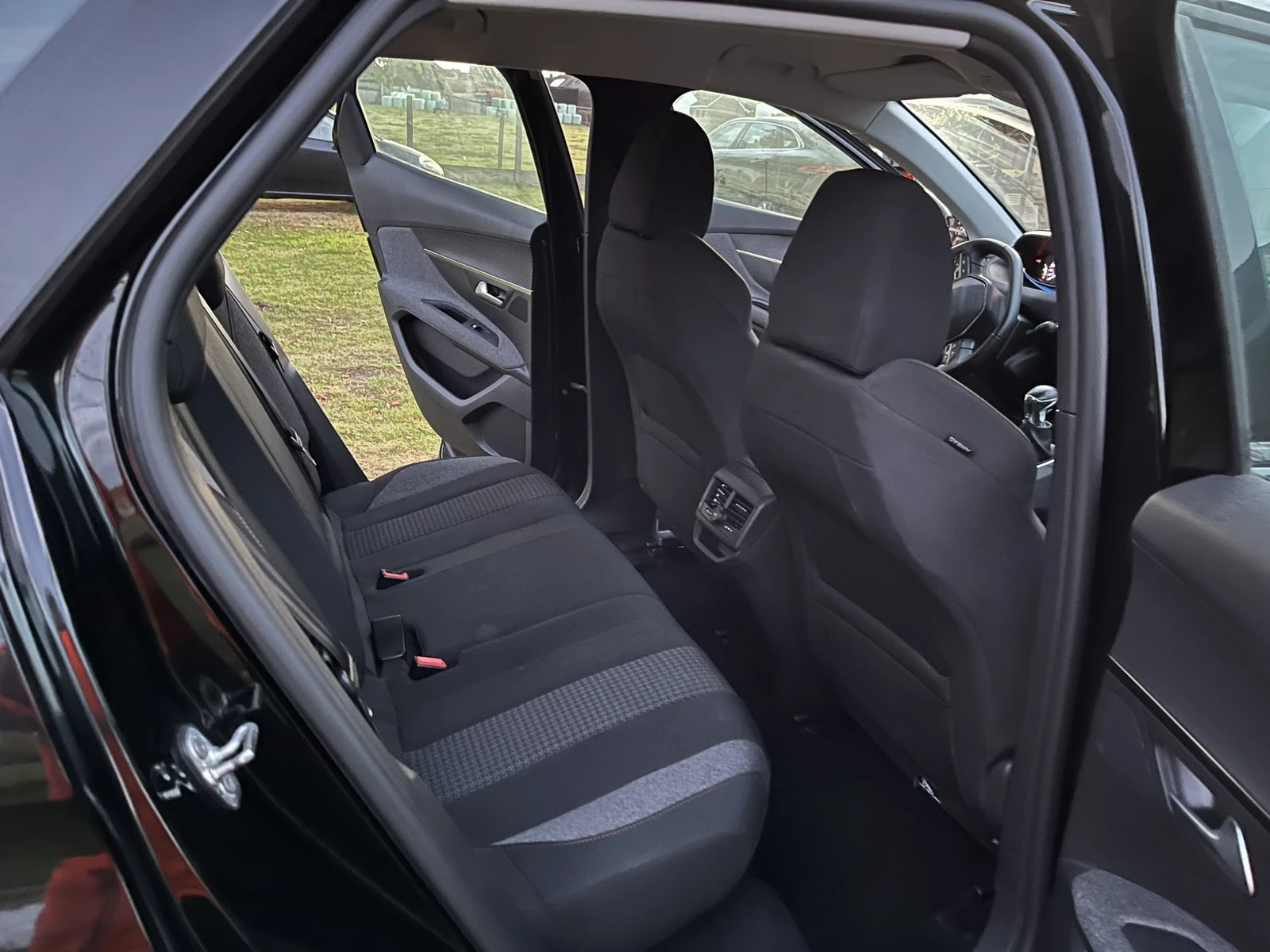 Peugeot 3008 Active Pack Pure Tech, снимка 10 - Автомобили и джипове - 53714493