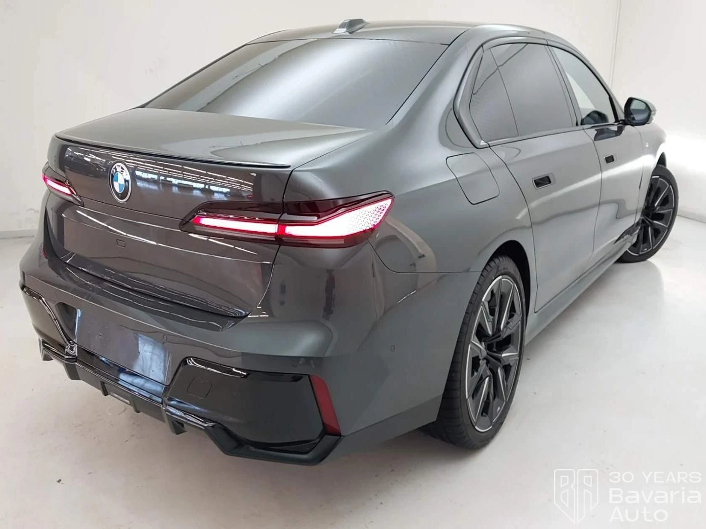 BMW 740 d xDrive M Sport Paket Sportautomatic, снимка 3 - Автомобили и джипове - 53787875