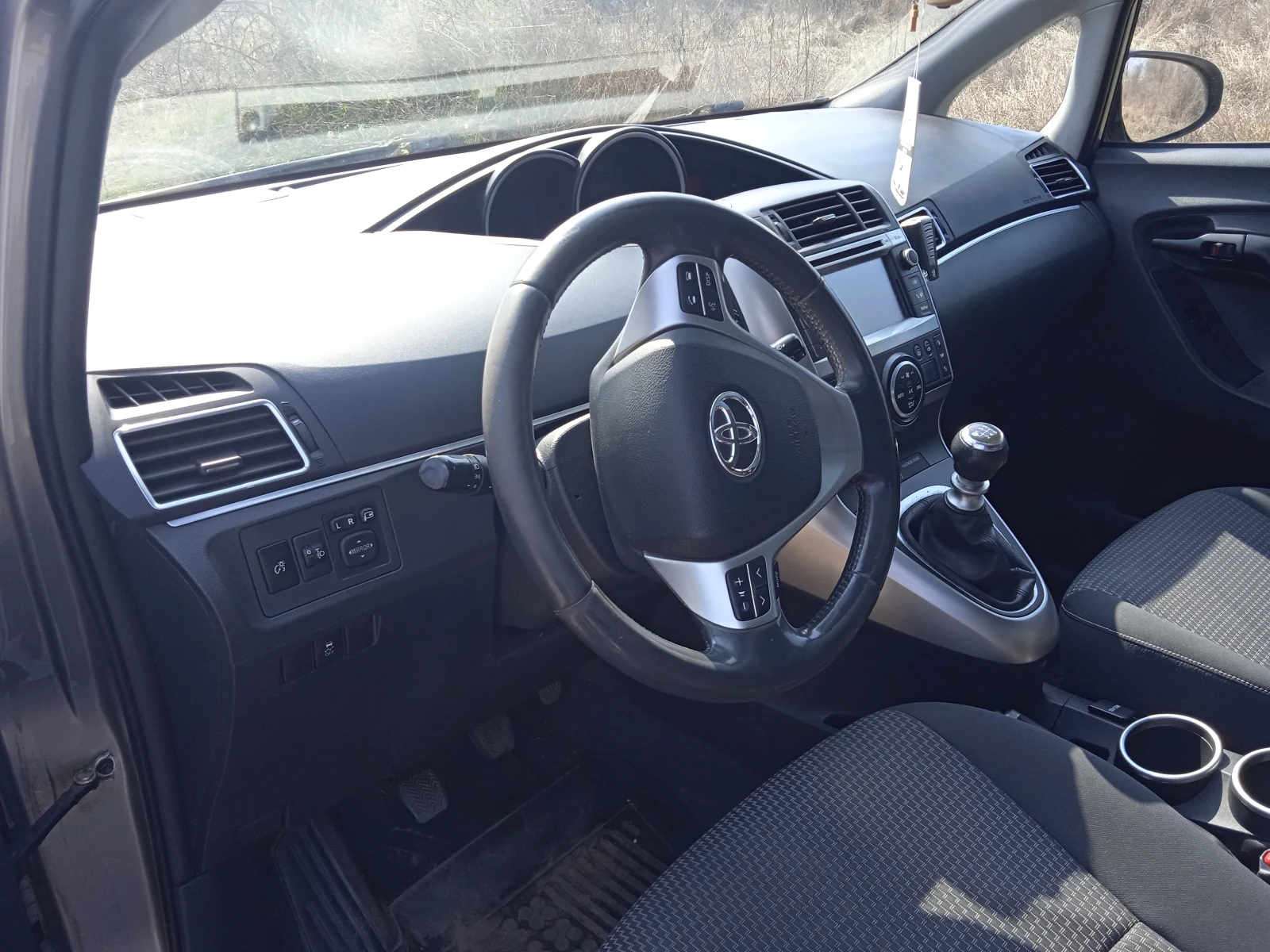 Toyota Verso, снимка 6 - Автомобили и джипове - 53965157