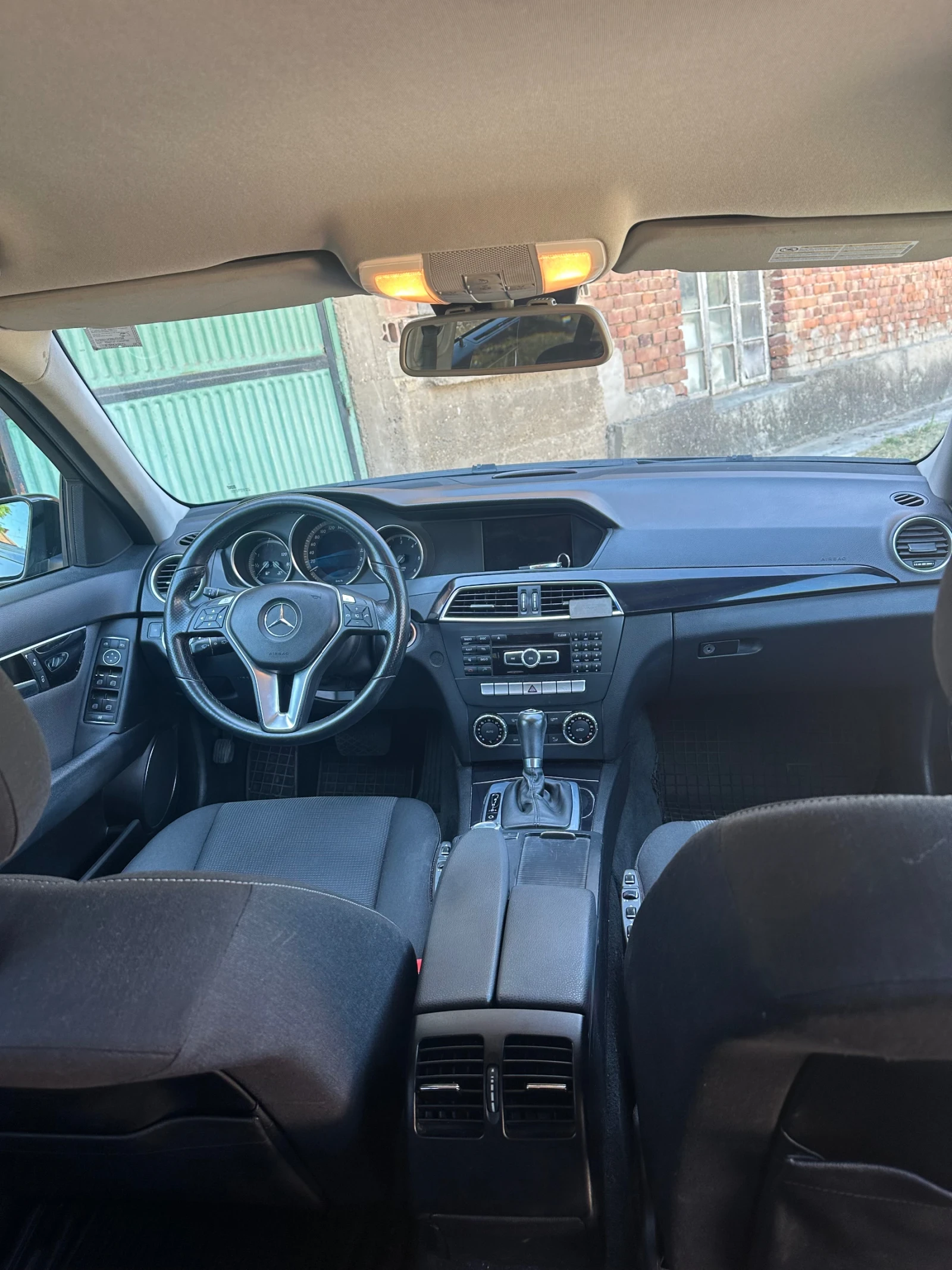 Mercedes-Benz C 180, снимка 4 - Автомобили и джипове - 54030467