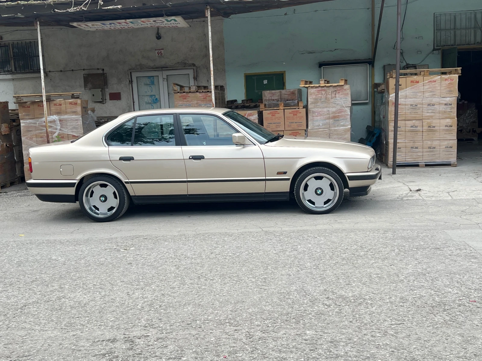 BMW 525, снимка 3 - Автомобили и джипове - 54175321