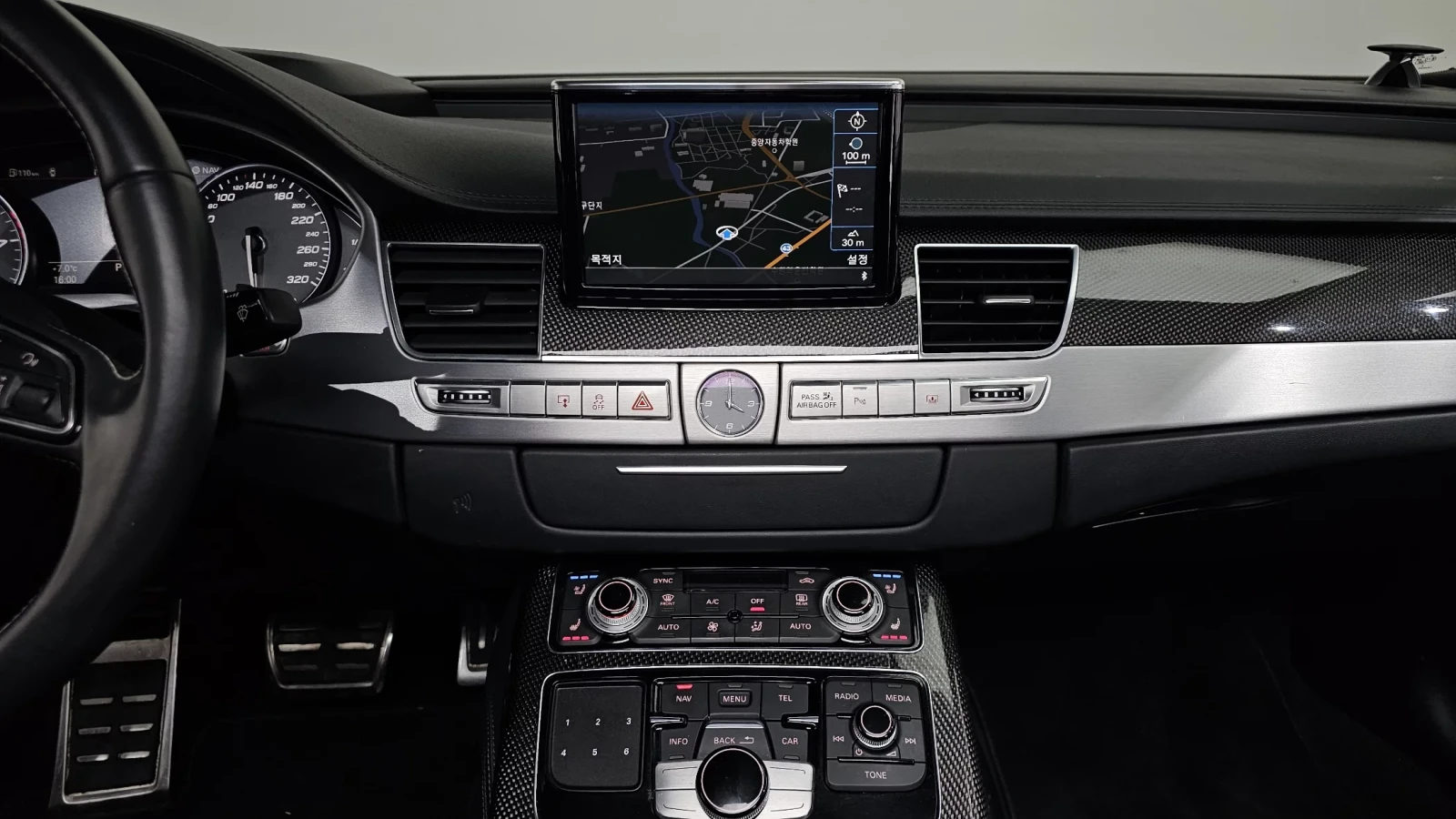Audi S8 MATRIX* HEAD-UP* B&O* ОБДУХ* КРАЙНА ЦЕНА, снимка 8 - Автомобили и джипове - 54378669