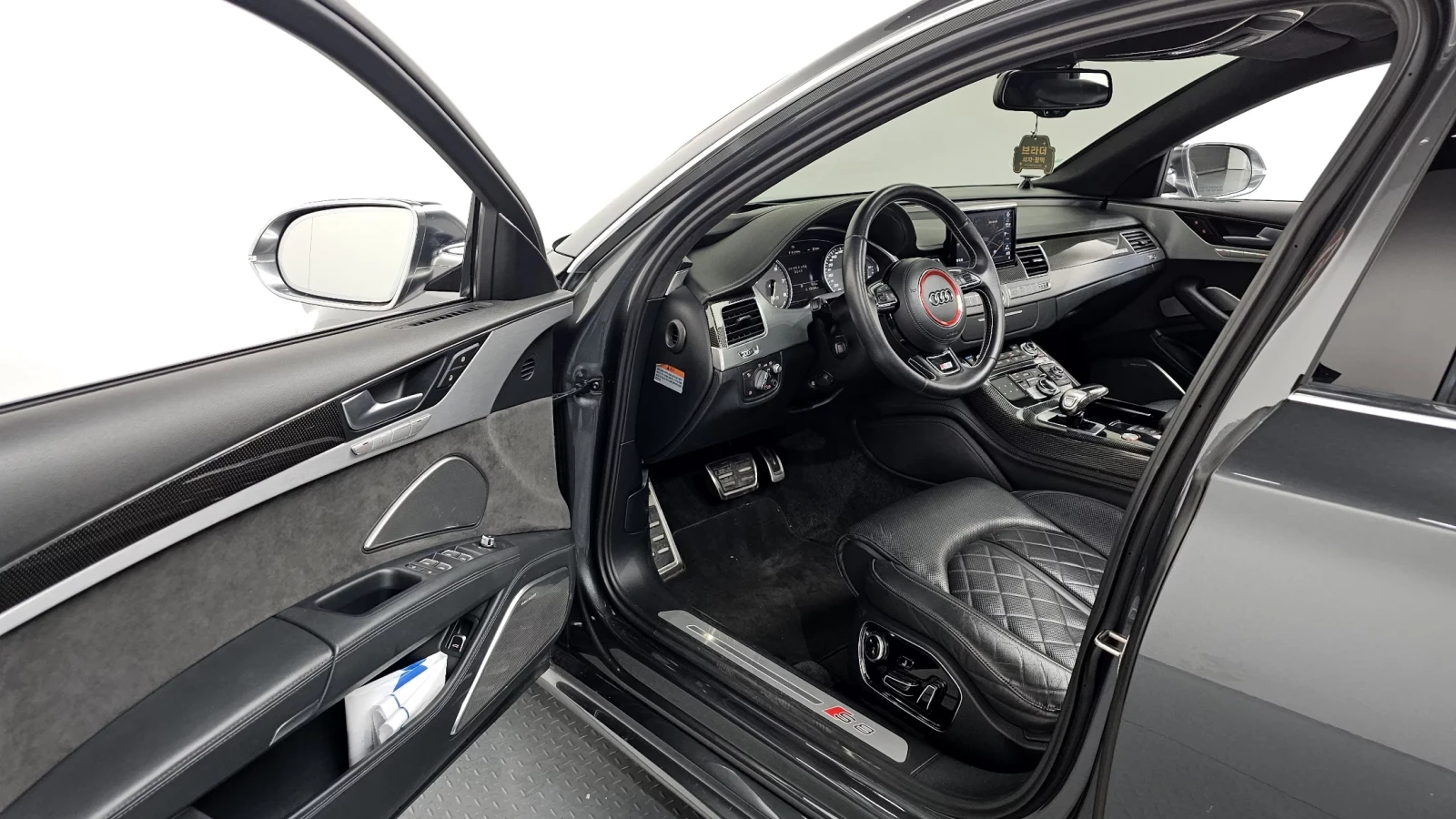 Audi S8 MATRIX* HEAD-UP* B&O* ОБДУХ* КРАЙНА ЦЕНА, снимка 9 - Автомобили и джипове - 54378669