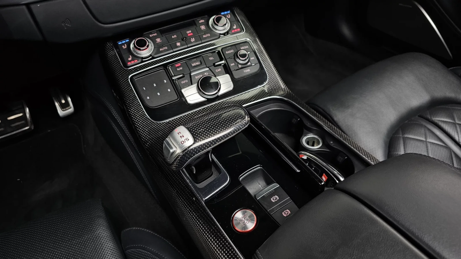 Audi S8 MATRIX* HEAD-UP* B&O* ОБДУХ* КРАЙНА ЦЕНА, снимка 12 - Автомобили и джипове - 54378669