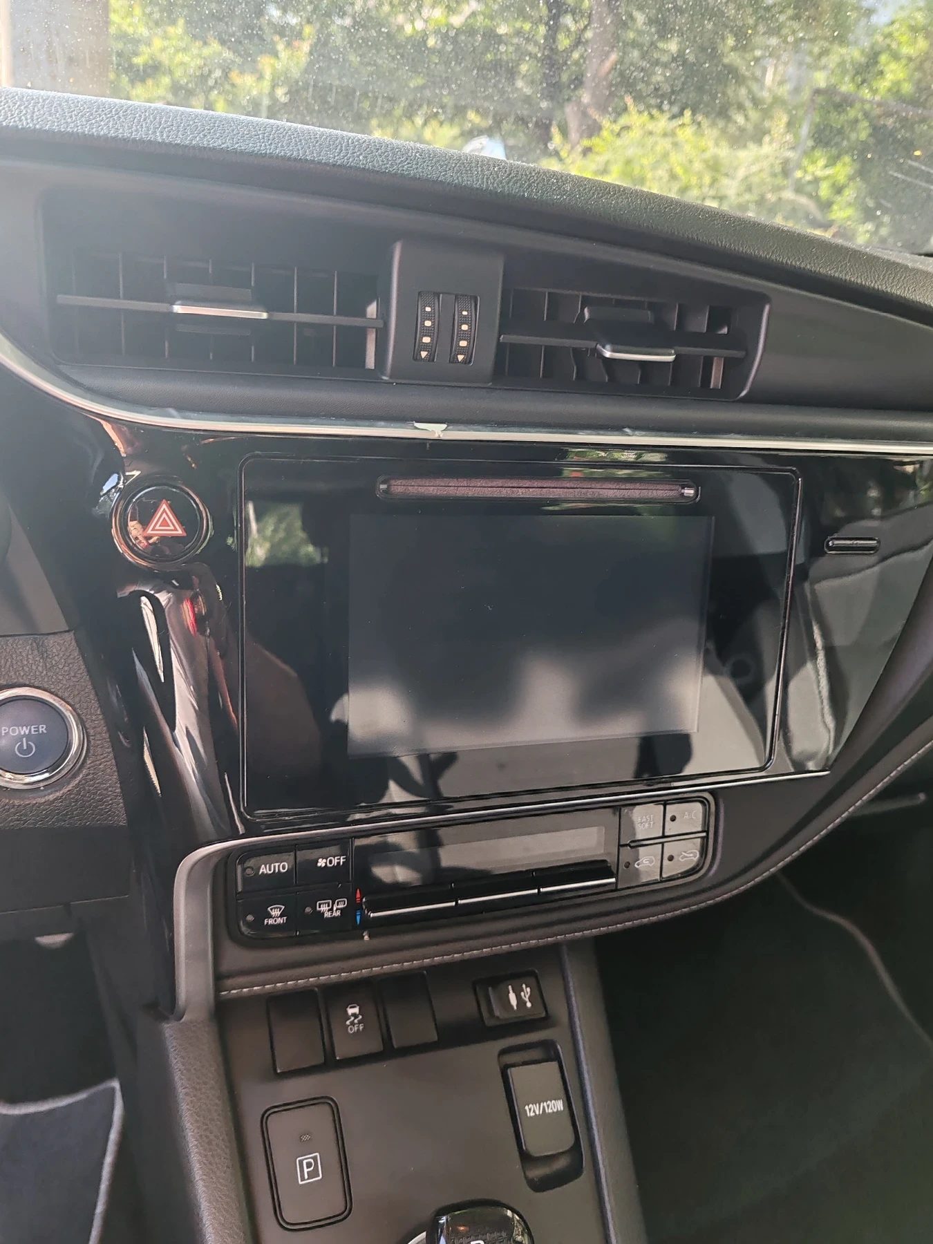 Toyota Auris, снимка 15 - Автомобили и джипове - 54478135