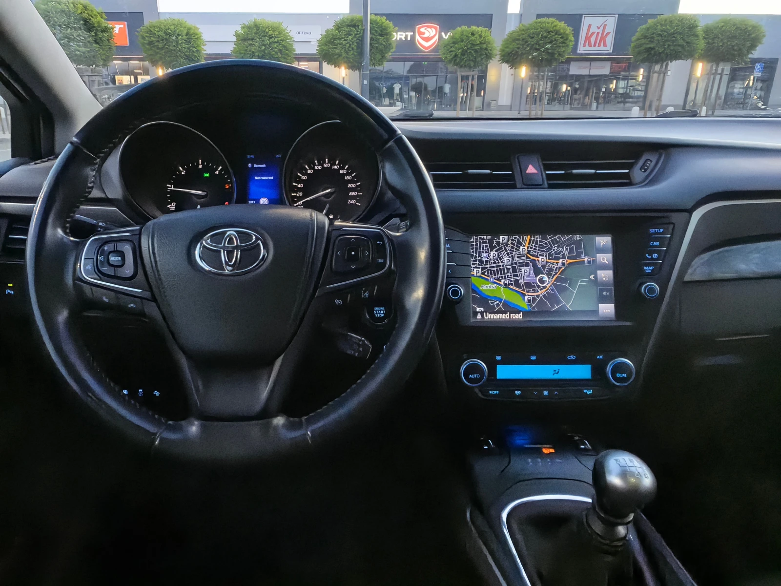 Toyota Avensis D4D ГЕРМАНИЯ, снимка 15 - Автомобили и джипове - 54597031
