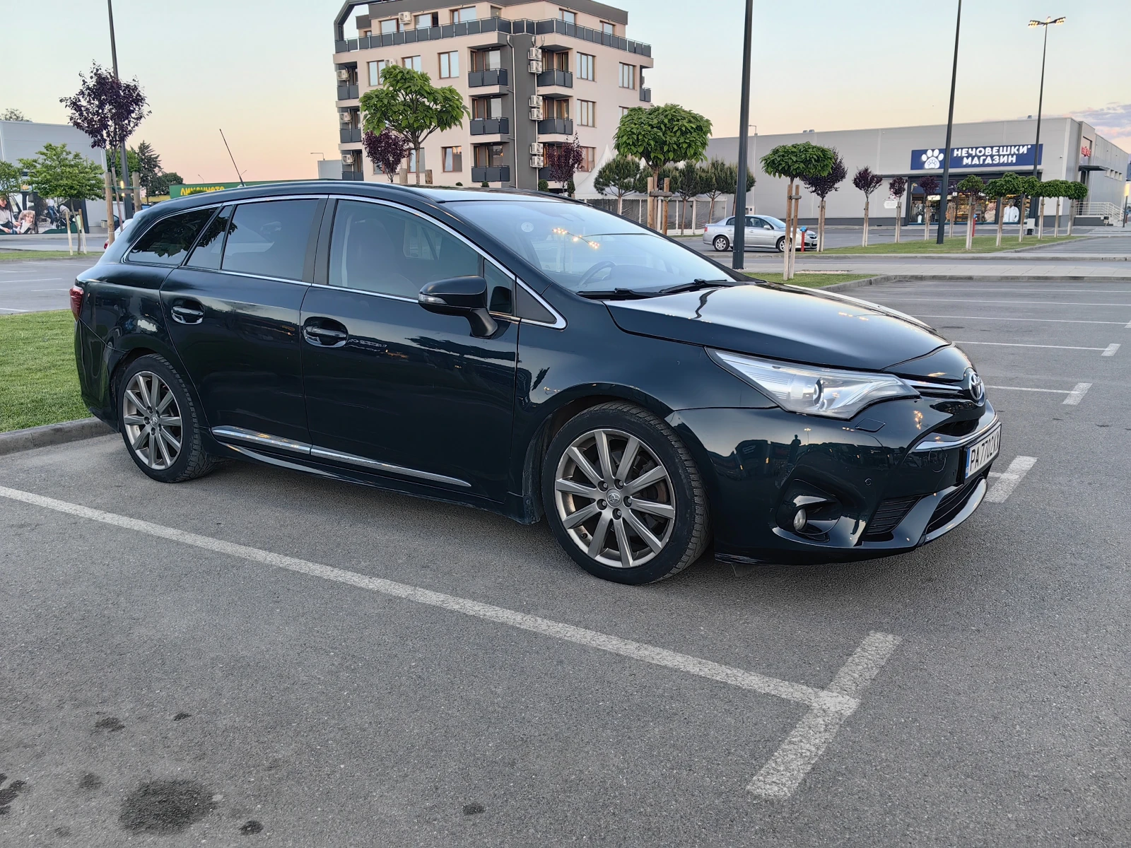 Toyota Avensis D4D ГЕРМАНИЯ, снимка 4 - Автомобили и джипове - 54597031