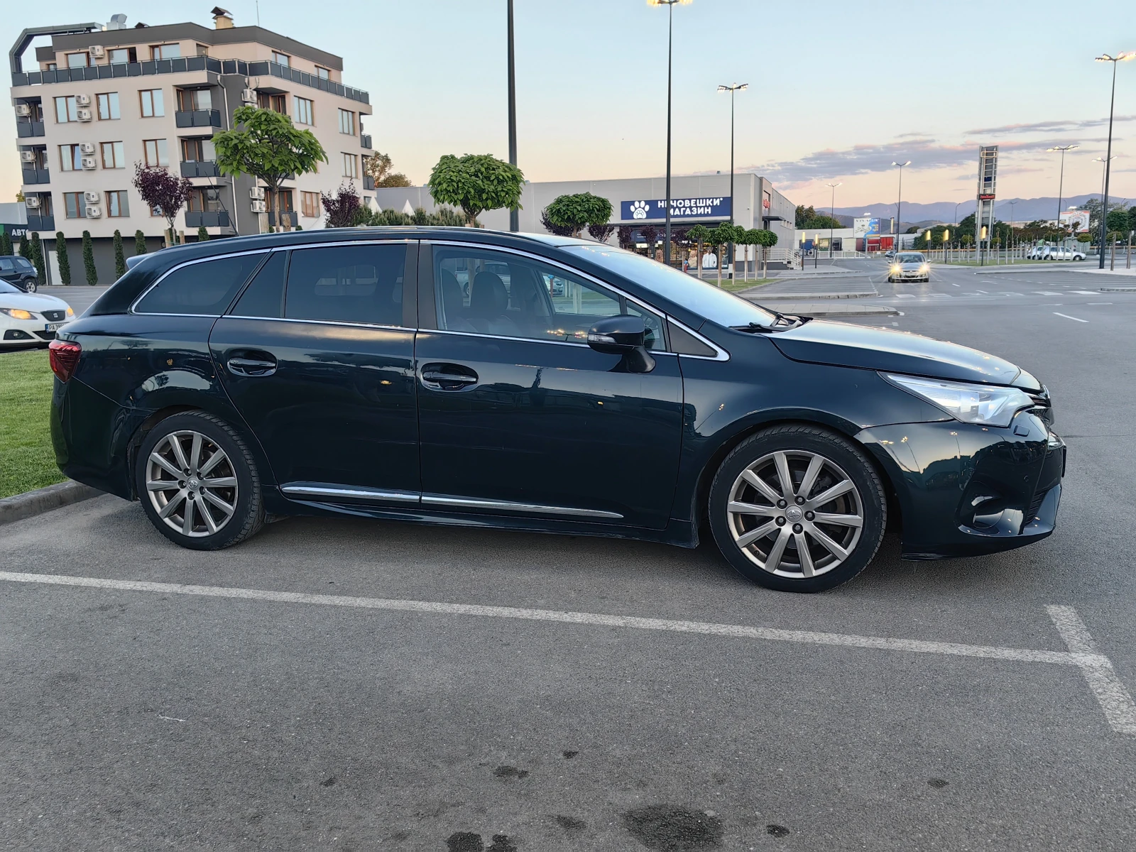 Toyota Avensis D4D ГЕРМАНИЯ, снимка 5 - Автомобили и джипове - 54597031