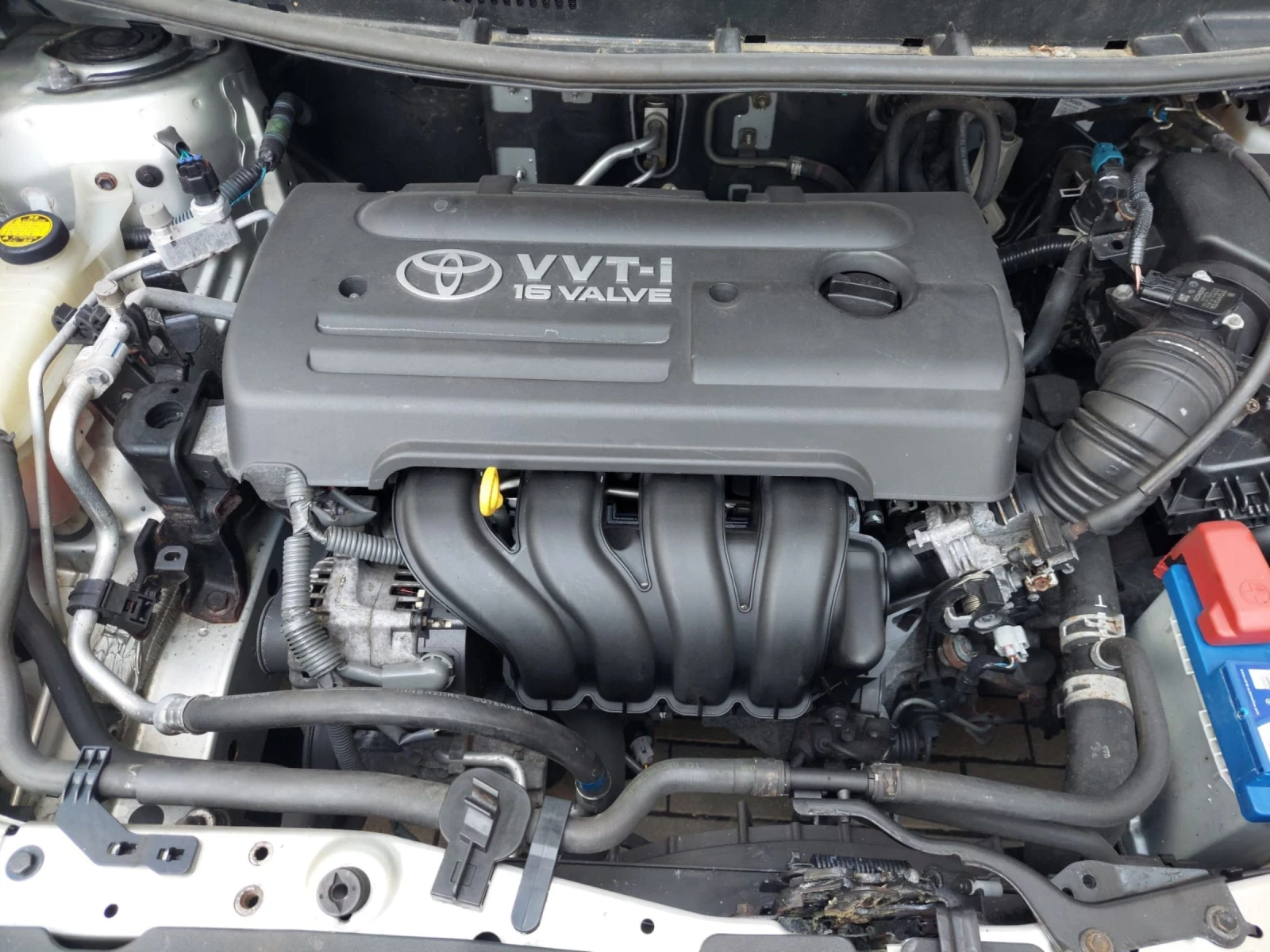 Toyota Auris 1.4, снимка 16 - Автомобили и джипове - 54610770