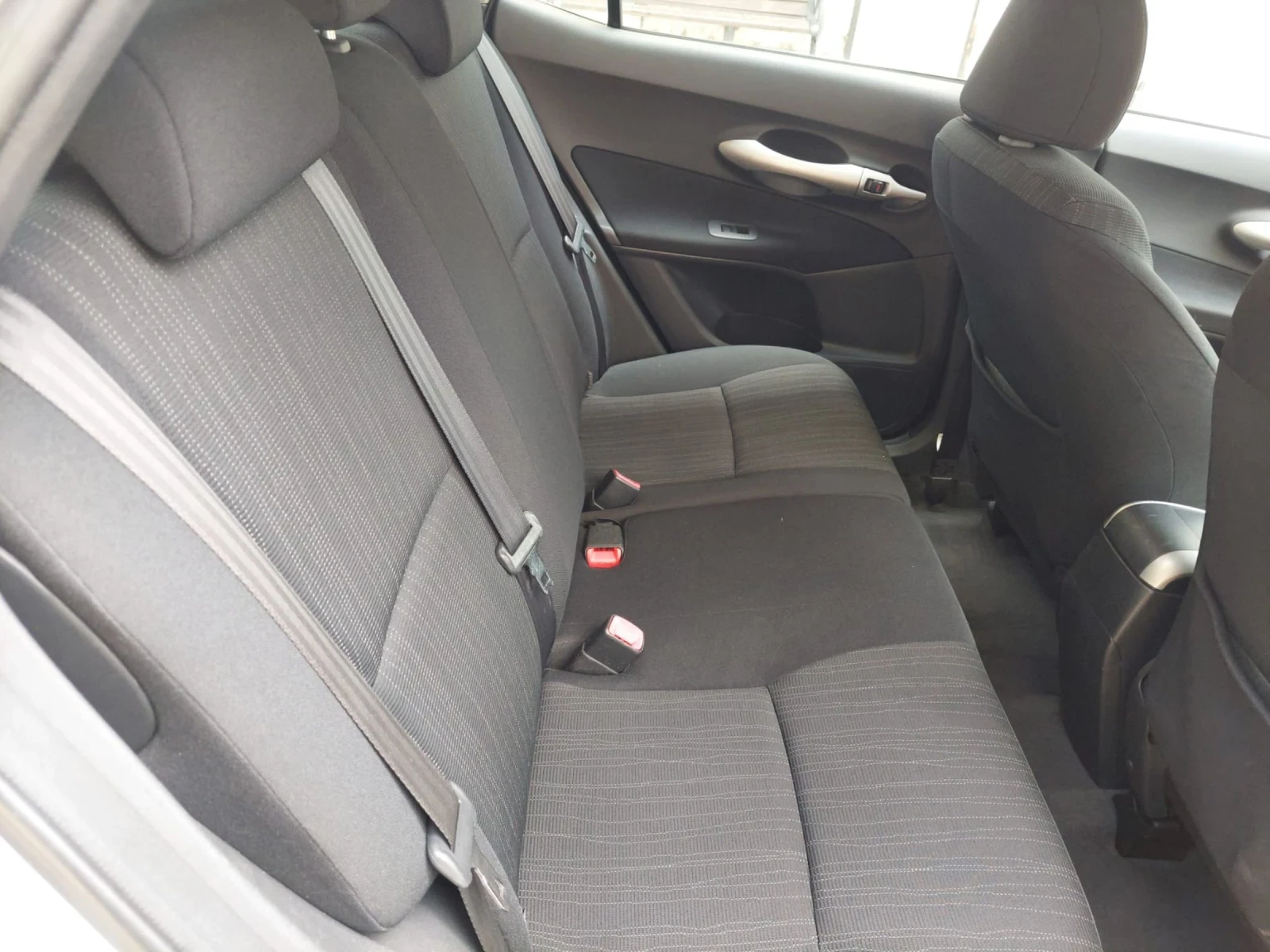 Toyota Auris 1.4, снимка 13 - Автомобили и джипове - 54610770
