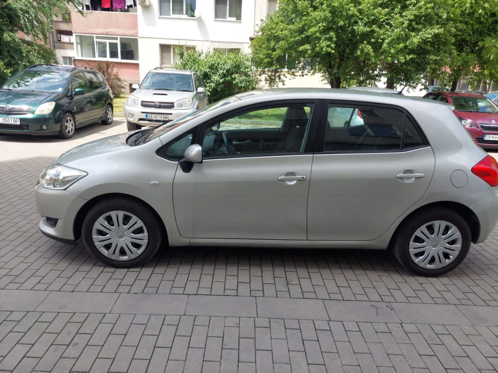 Toyota Auris 1.4, снимка 7 - Автомобили и джипове - 54610770