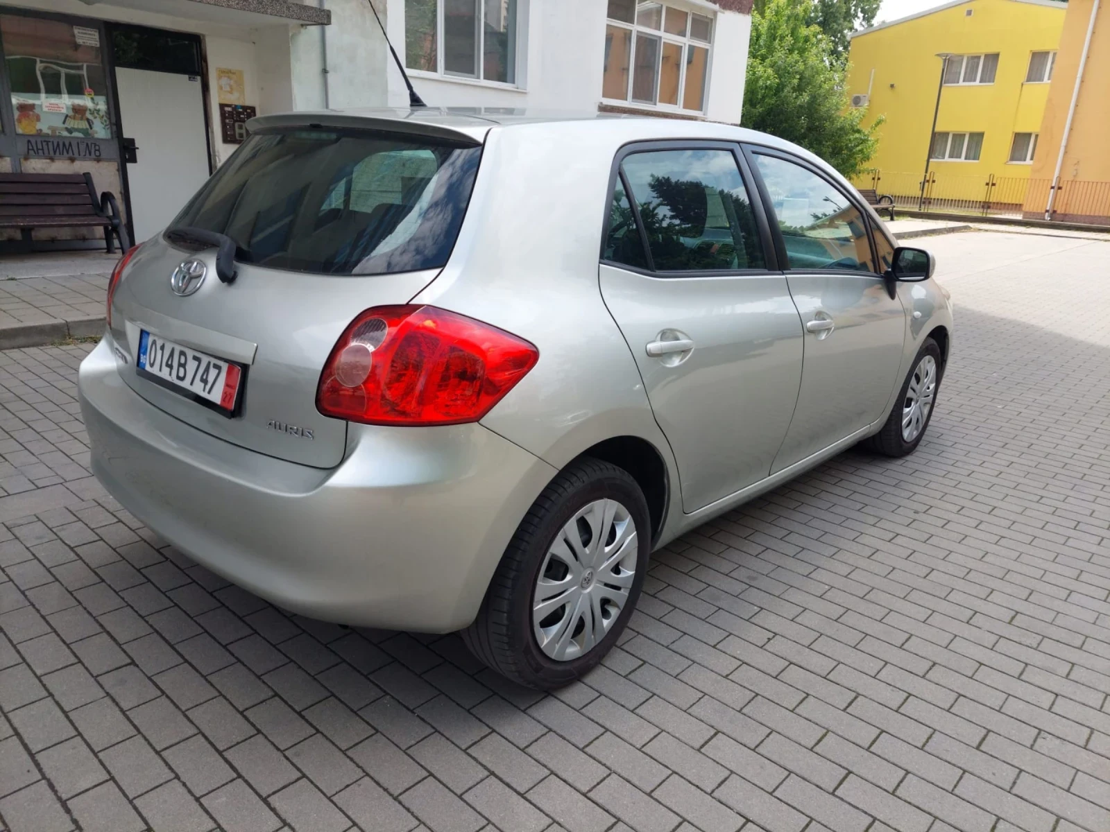 Toyota Auris 1.4, снимка 6 - Автомобили и джипове - 54610770