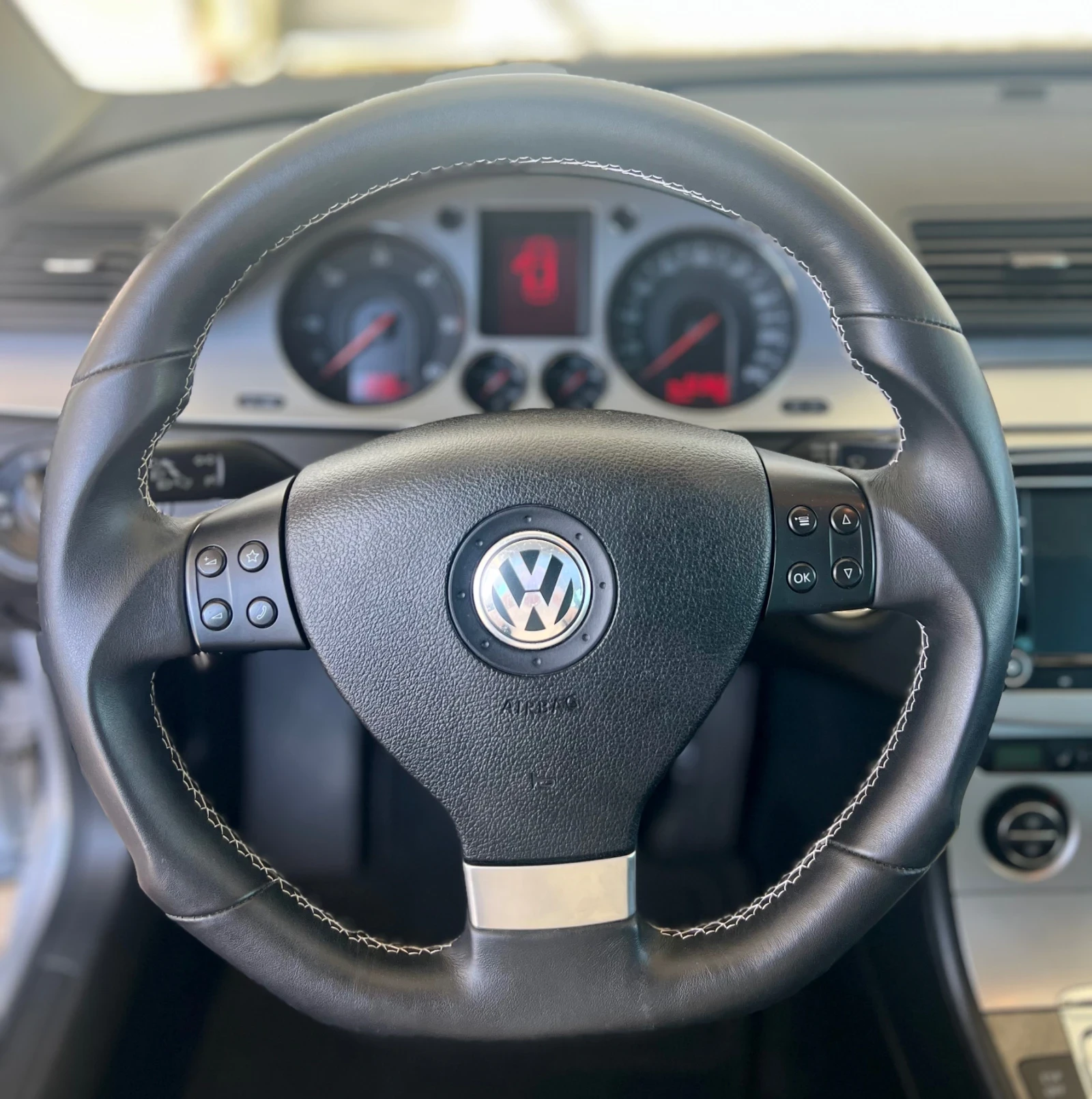 VW Passat 2.0 Автоматик, снимка 10 - Автомобили и джипове - 54718279