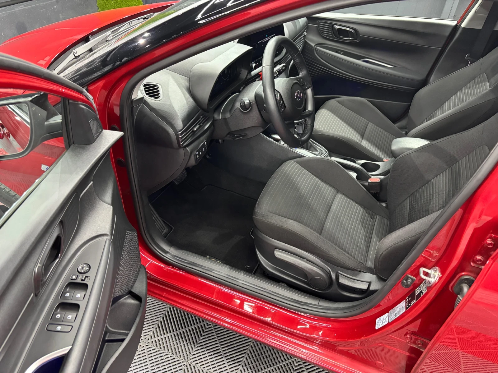 Hyundai I20 1.0i AVTOMAT SWISS, снимка 7 - Автомобили и джипове - 54955443