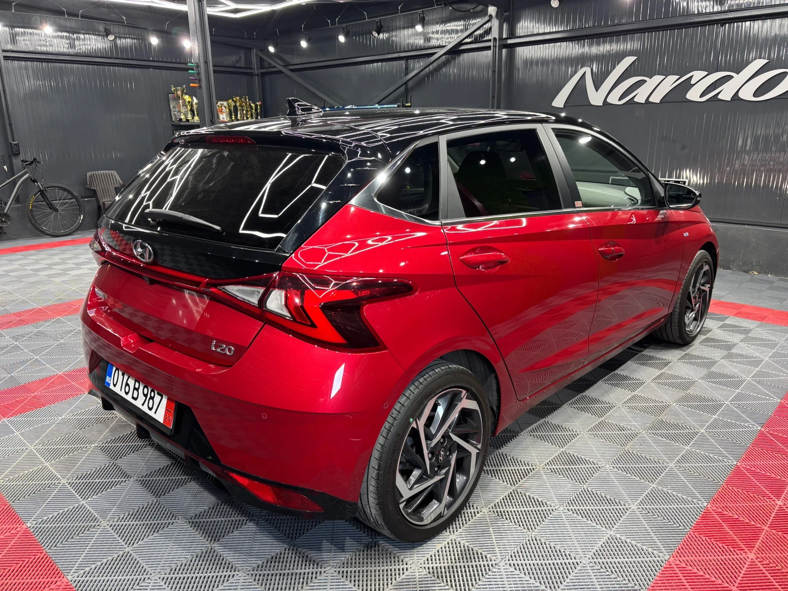 Hyundai I20 1.0i AVTOMAT SWISS, снимка 4 - Автомобили и джипове - 54955443