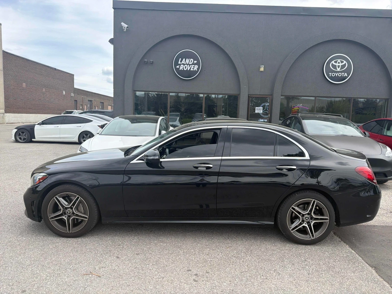 Mercedes-Benz C 300 ПОДГРЕВ* ДИГИТАЛНО ТАБЛО* ПАНОРАМА* ДИСТРОНИК * , снимка 4 - Автомобили и джипове - 55040543