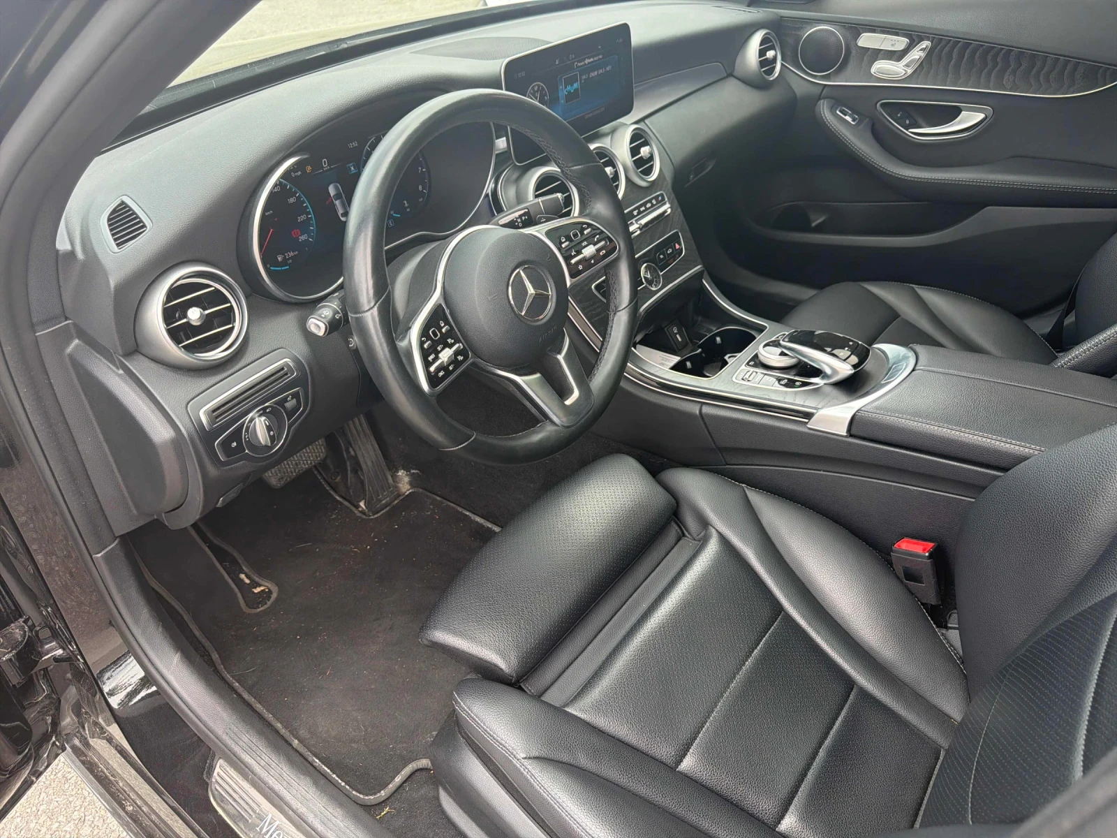 Mercedes-Benz C 300 ПОДГРЕВ* ДИГИТАЛНО ТАБЛО* ПАНОРАМА* ДИСТРОНИК * , снимка 5 - Автомобили и джипове - 55040543