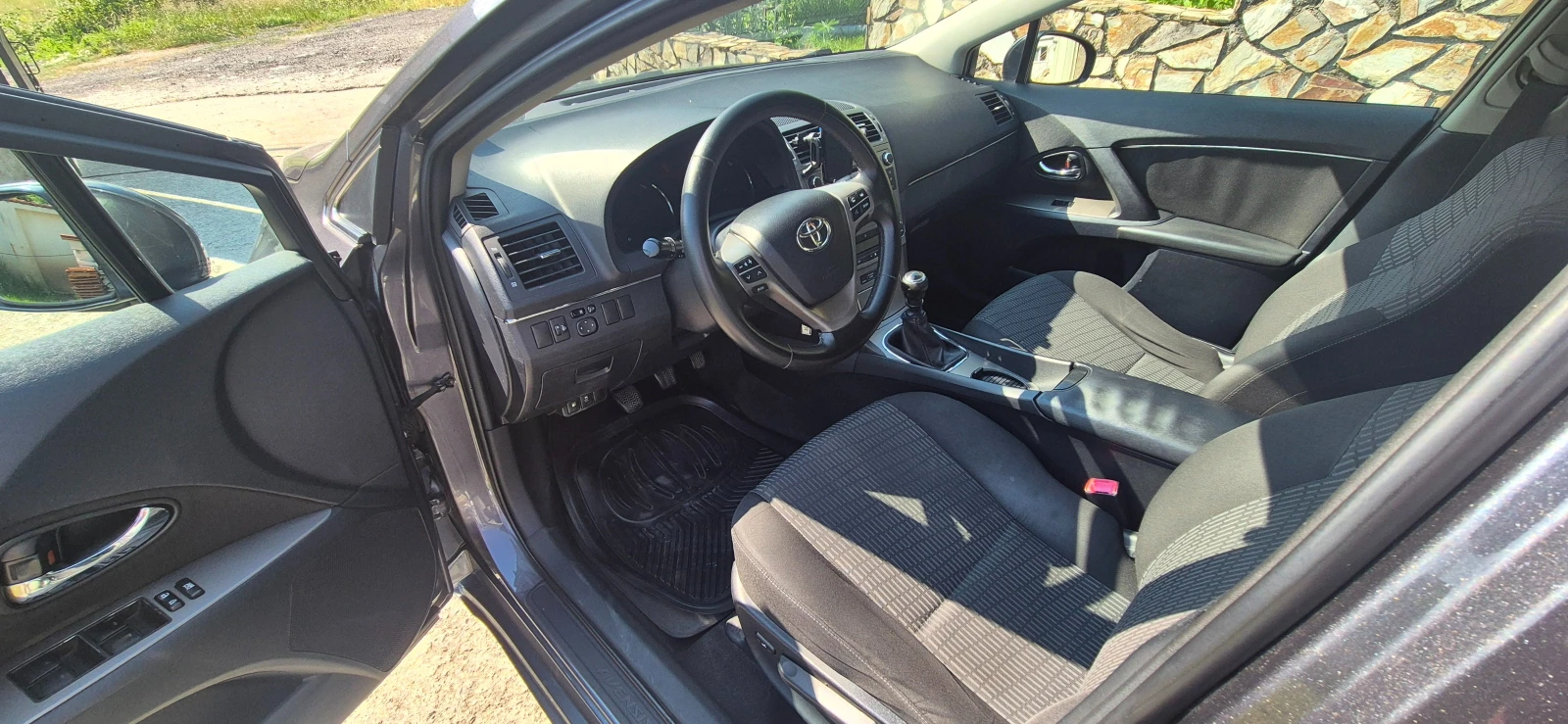 Toyota Avensis, снимка 6 - Автомобили и джипове - 55067320