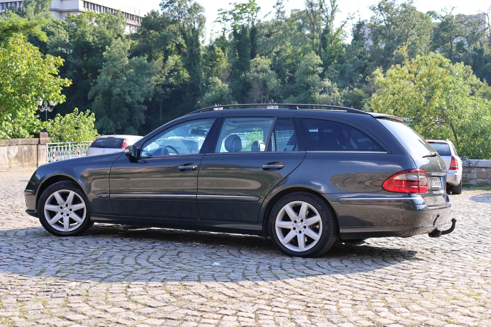 Mercedes-Benz E 220, снимка 7 - Автомобили и джипове - 55374729