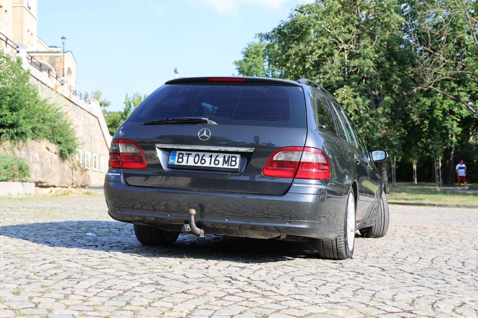 Mercedes-Benz E 220, снимка 5 - Автомобили и джипове - 55374729
