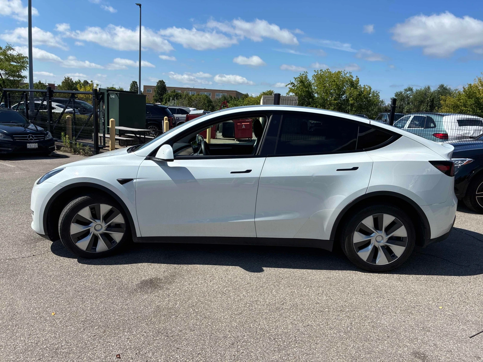 Tesla Model Y Long Range | CARFAX | FULL SELF DRIVING, снимка 2 - Автомобили и джипове - 55852508