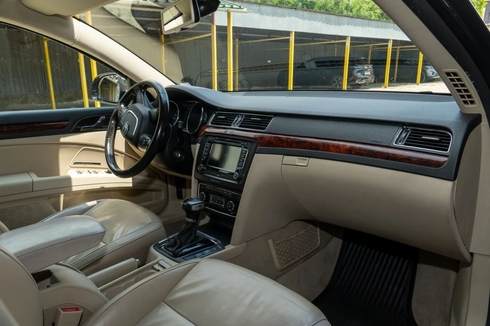 Skoda Superb 2.0TDI 170кс DSG park assist, снимка 8 - Автомобили и джипове - 55890842