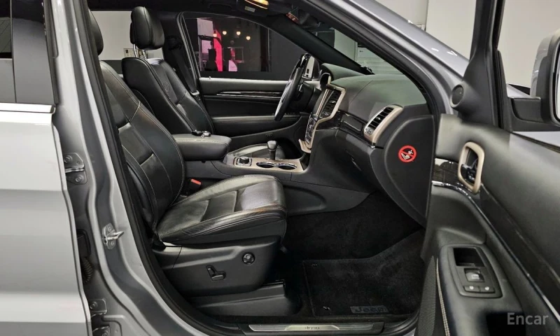 Jeep Grand cherokee, снимка 12 - Автомобили и джипове - 52819463