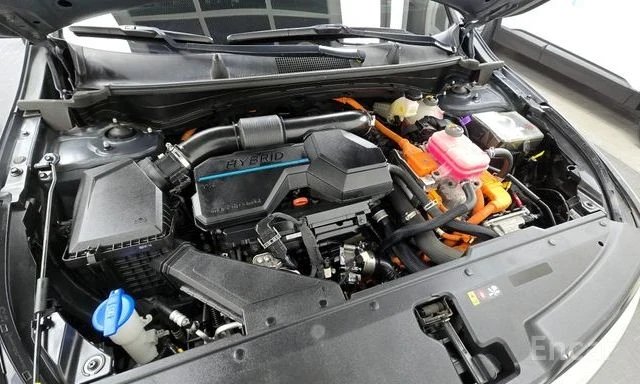 Kia Sportage Hybrid Prestige 2WD | ЗАДНА КАМЕРА | ОБДУХВАНЕ | , снимка 5 - Автомобили и джипове - 54058195