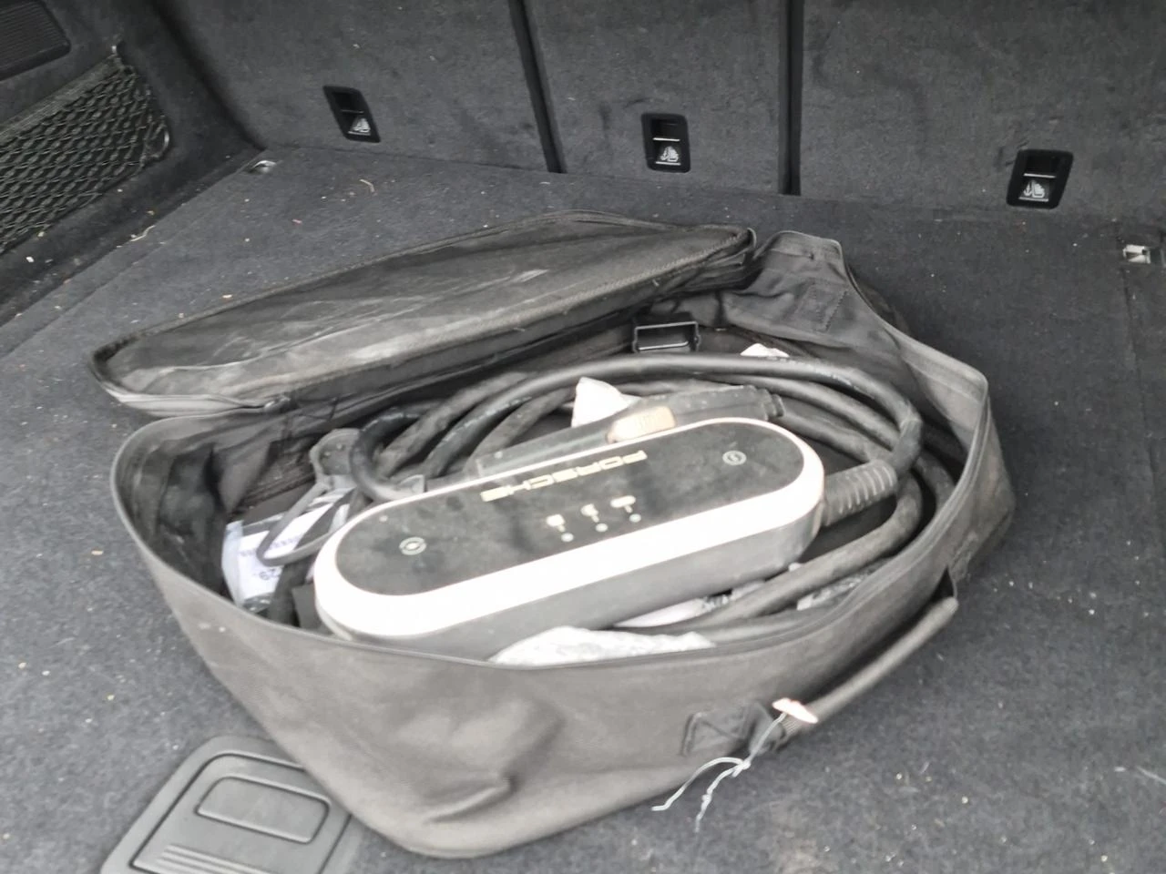 Porsche Cayenne E-Hybrid* 360* Обдухване* Carplay* HeadUp* BOSE, снимка 12 - Автомобили и джипове - 54191661