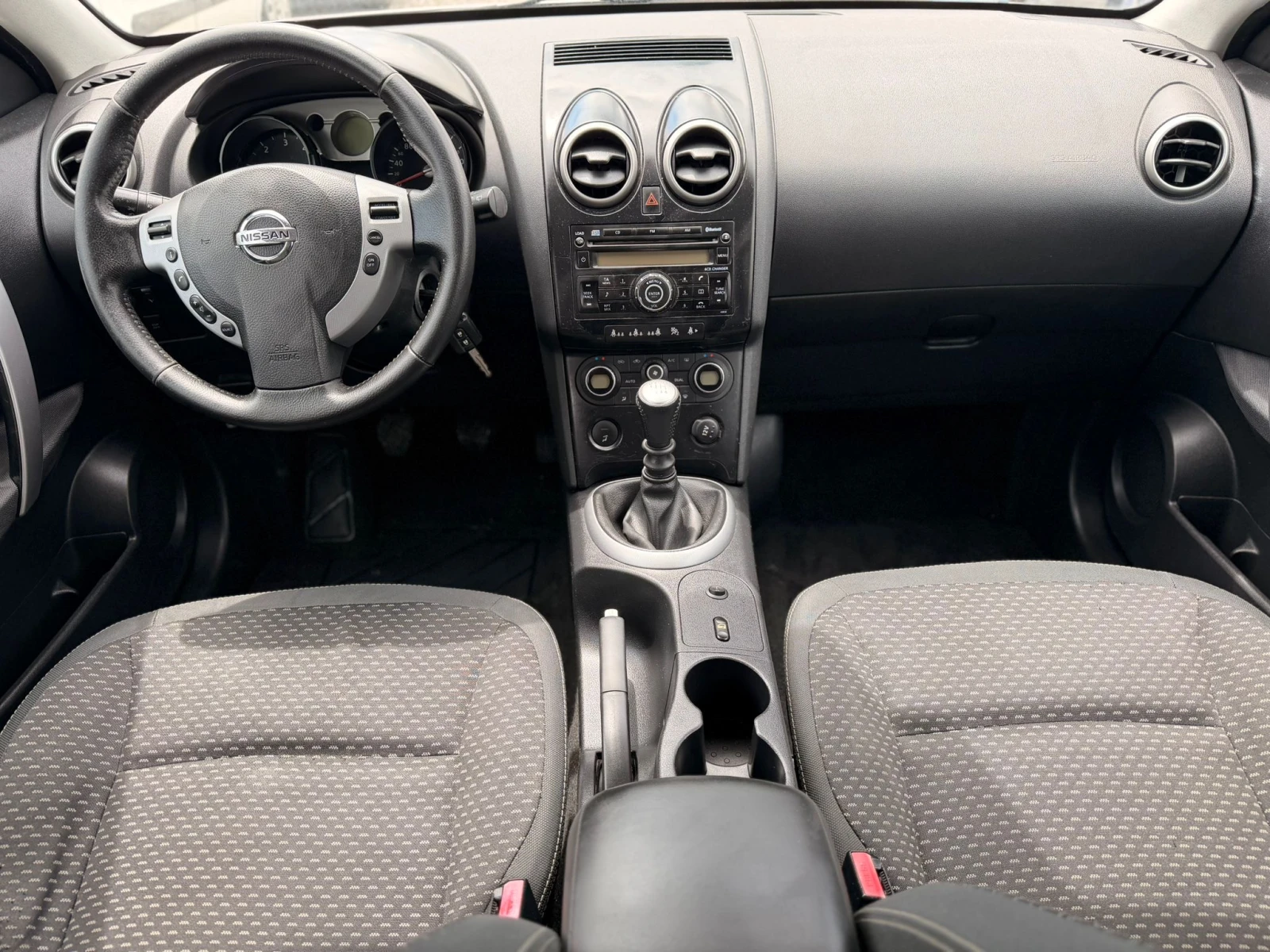 Nissan Qashqai 1.5DCI, снимка 11 - Автомобили и джипове - 54554888