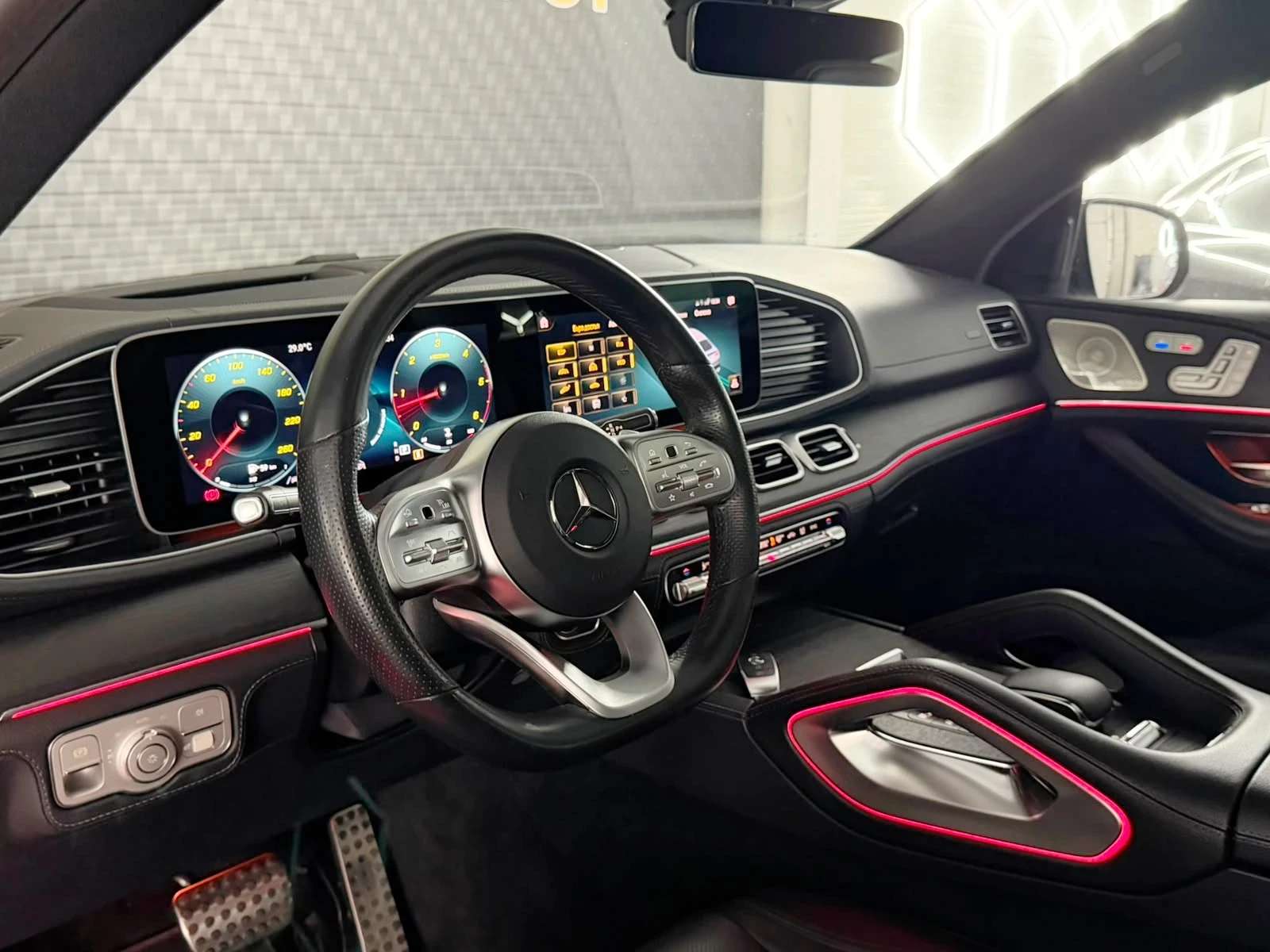 Mercedes-Benz GLE 400 Mercedes-Benz GLE400d Coupe 4MATIC AMG / 360 / BUR, снимка 9 - Автомобили и джипове - 55531436