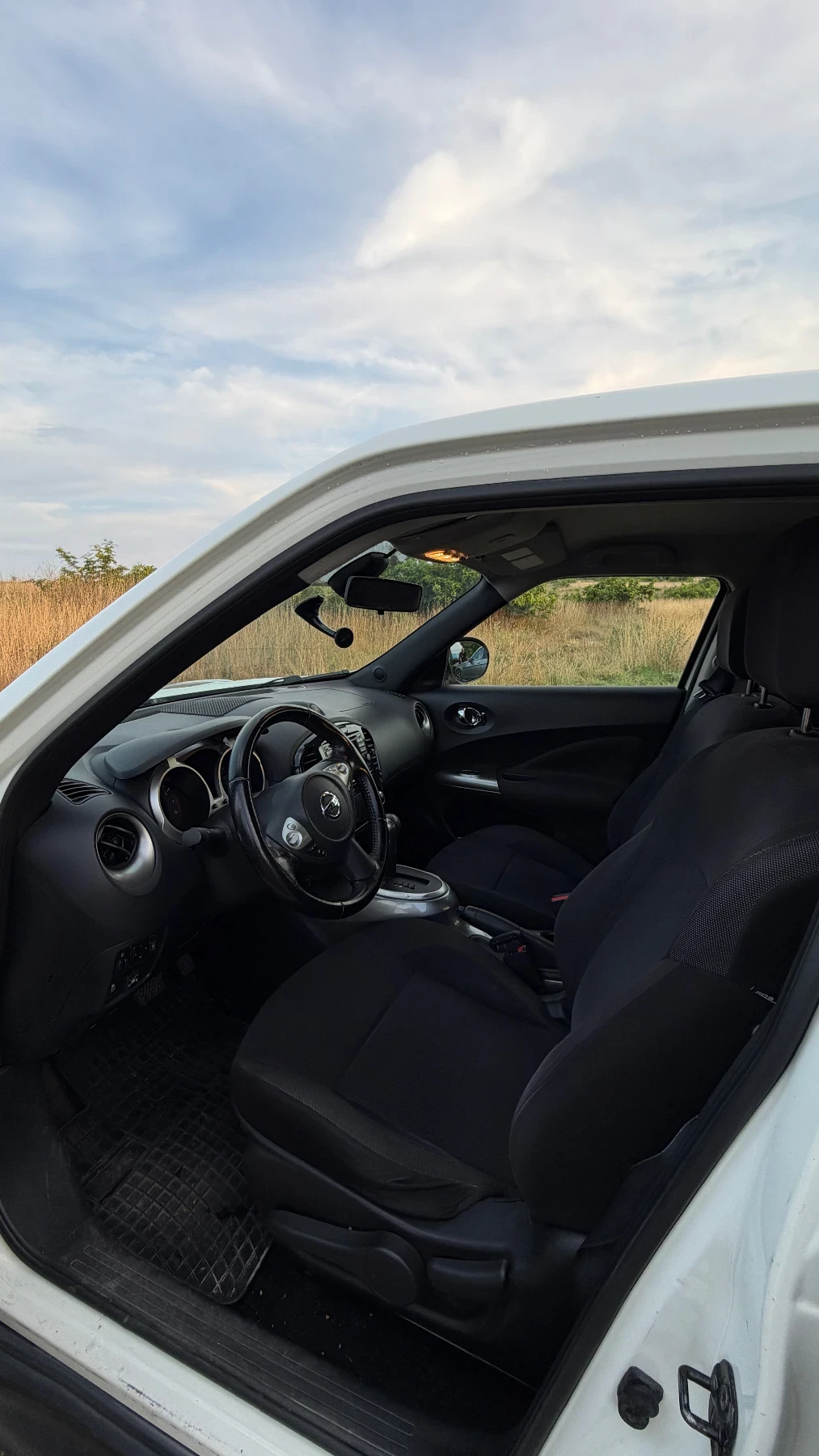 Nissan Juke, снимка 8 - Автомобили и джипове - 56086304