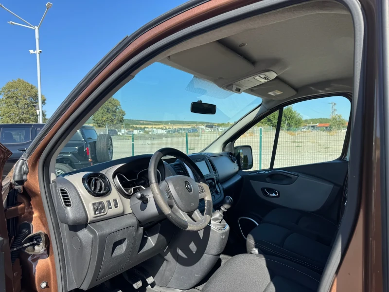 Renault Trafic, снимка 7 - Бусове и автобуси - 51531387