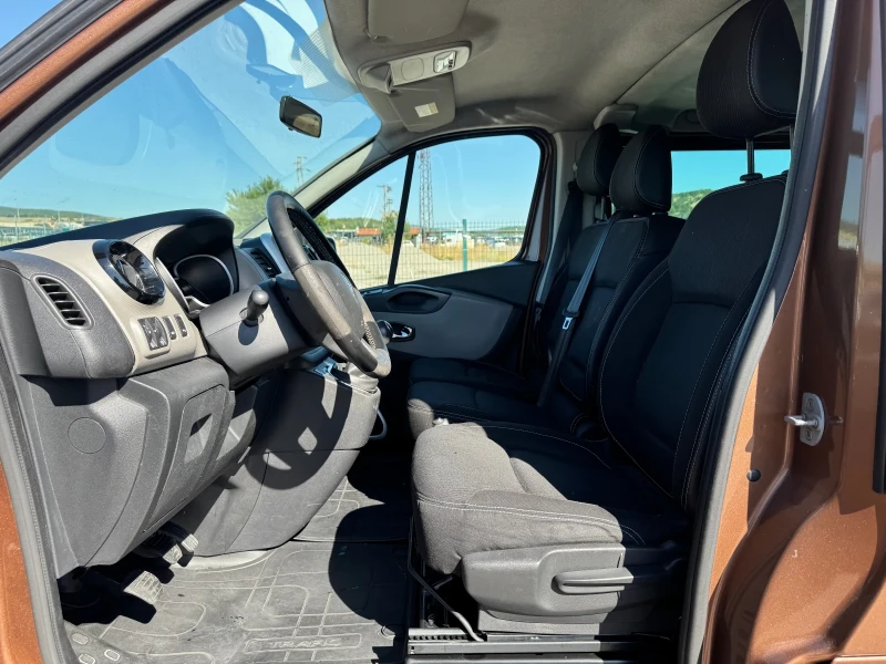 Renault Trafic, снимка 6 - Бусове и автобуси - 51531387