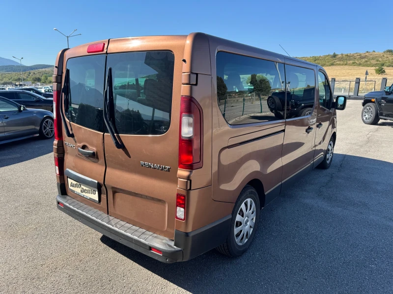 Renault Trafic, снимка 4 - Бусове и автобуси - 51531387