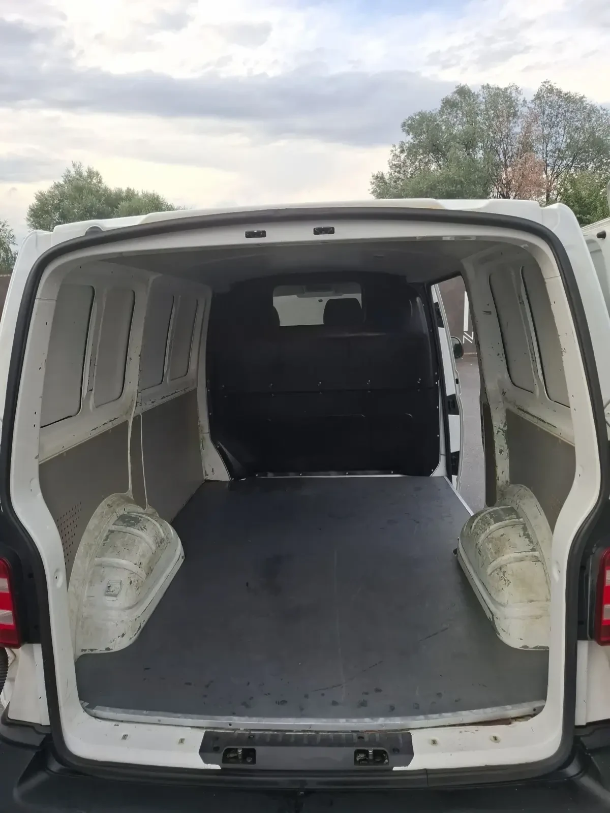 VW Transporter 2.0 TDI 140к.с - изображение 9